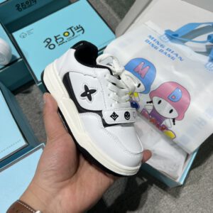 Giày trẻ em thể thao thương hiệu nổi tiếng Ding Dong phù hợp cho lứa tuổi trẻ em đa dạng mẫu mã