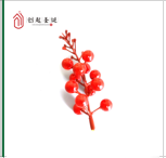 Cành hoa đỏ thẫm mang phòng cách trang trí sân vườn ngoài trời