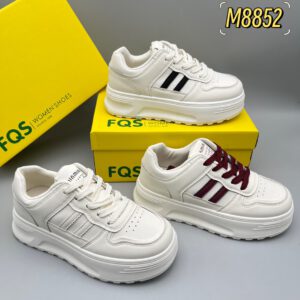 Giày thể thao nữ theo phong cách hiện đại cổ điển