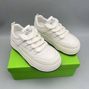 Giày thể thao dành cho nữ mới nhất năm