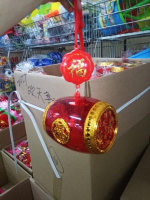 đèn lồng hình trống vàng dành chơi trung thu cho trẻ con