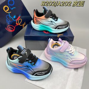 Giày thể thao trẻ em mẫu mới nhất tại xưởng kho Hà Nội