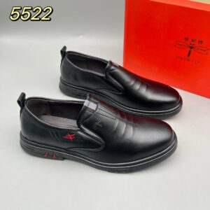 Giày da nam Wenzhou dán lạnh mẫu mới nhất tại xưởng