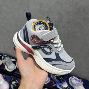 Giày trẻ em mẫu mới nhất giá xưởng sỉ lẻ có hóa đơn đỏ VAT