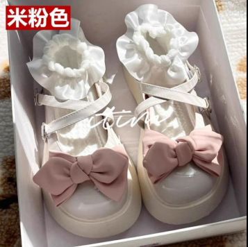 Giày búp bê quai ngang, còn được gọi là giày Mary Jane mẫu mới