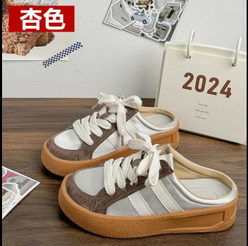Đôi giày mule sneaker mẫu mới nhất dành cho nữ