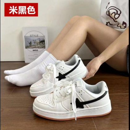 Đôi giày sneaker Dincox màu trắng với điểm nhấn ngôi sao màu đen dành cho phụ nữ mẫu mới nhất