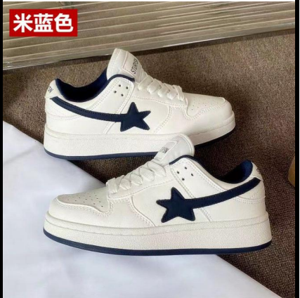 Đôi giày thể thao A Bathing Ape Bapesta màu trắng với biểu tượng ngôi sao màu xanh hải quân mẫu mới nhất