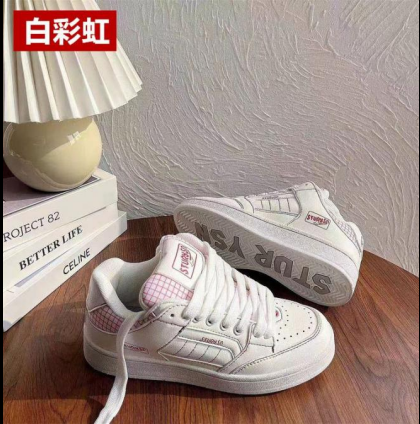 Giày thể thao nữ thiết kế đặc biệt ôm gọn phù hợp phong cách thu đông mới nhất