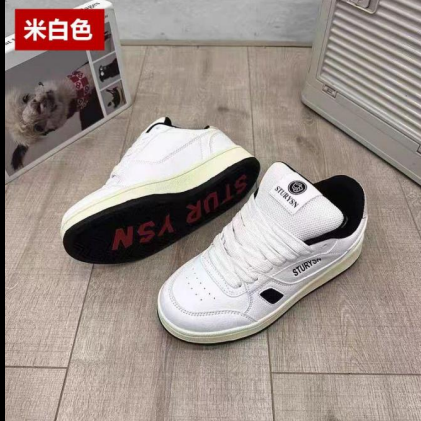 Đôi giày thể thao cổ thấp màu trắng nhãn hiệu STURYSN mẫu mới nhất dành cho nữ