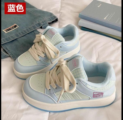 Đôi giày thể thao cổ thấp nhiều mẫu mã đa dạng phù hợp với nữ sỉ lẻ giày dép tại kho Hà Nội