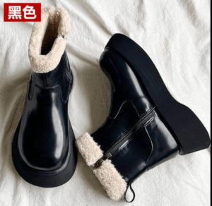 Đôi bốt mùa đông có lớp lót lông giả màu trắng và đế cao màu đen mới