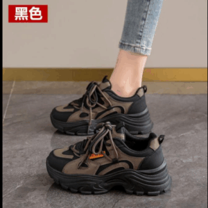 Đôi giày thể thao chunky đế độn dành cho nữ với phần thân trên bằng lưới và đế màu đen mới nhất giá xưởng
