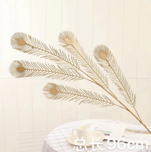 Phụ kiện hoa lá giả tô điểm ngôi nhà