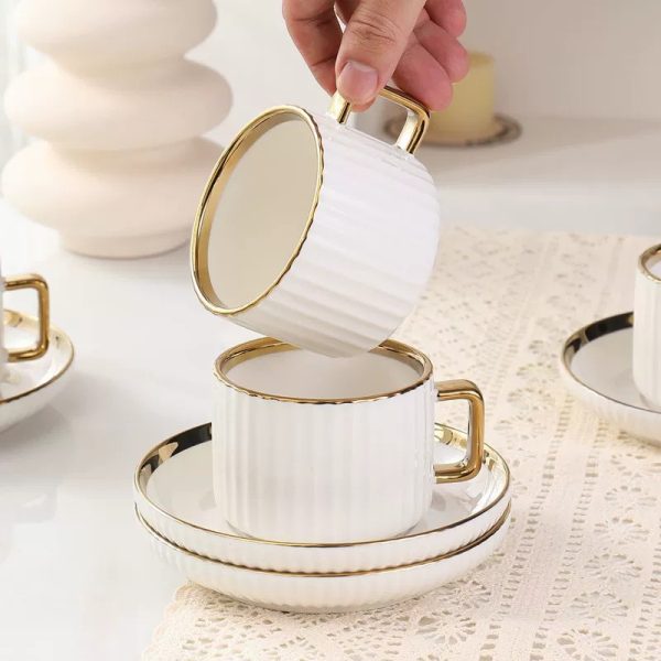 Cốc sứ và đồ bàn ăn viền ánh kim kiểu châu Âu