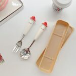 Bộ thìa nĩa đũa inox họa tiết gà vàng