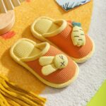 Dép bông trẻ em hình thỏ cà rốt, mũi kín