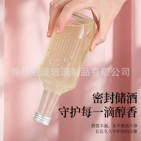 Chai thủy tinh dập nổi 250–500 ml