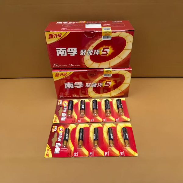 Pin kiềm AA AAA giá một viên
