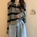 Áo len nữ cổ khóa kéo họa tiết sọc