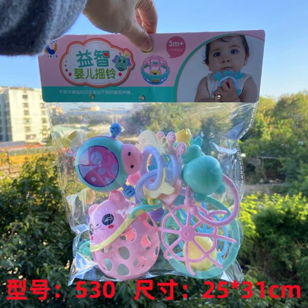 Bộ xúc xắc và vòng gặm cho trẻ nhỏ
