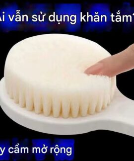 Bàn chải tắm cán dài màu trắng
