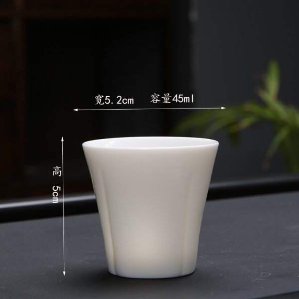 Chén trà sứ trắng Đức Hóa nhiều dáng