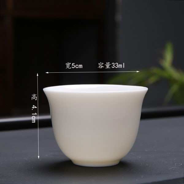 Chén trà sứ trắng Đức Hóa nhiều dáng