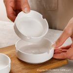 Gạt tàn sứ trắng tròn dùng cho bàn tiếp khách