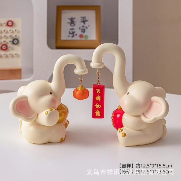Đồ trang trí gốm nhiều kiểu cho kệ và bàn