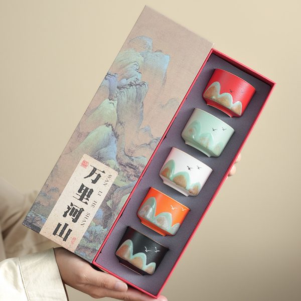 Chén trà sứ họa tiết núi sông đóng hộp quà