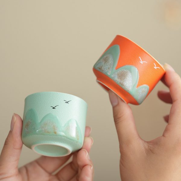Chén trà sứ họa tiết núi sông đóng hộp quà