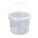Thùng nhựa có quai đựng thức ăn và nước