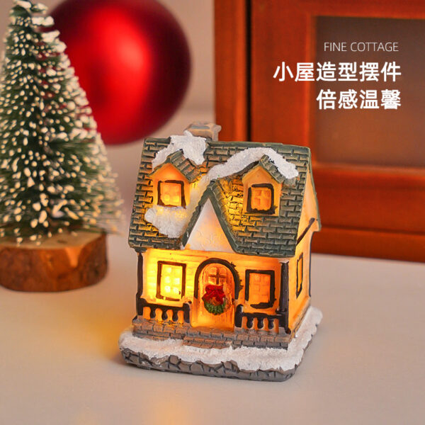 Mô hình ngôi nhà Giáng sinh bằng resin có đèn