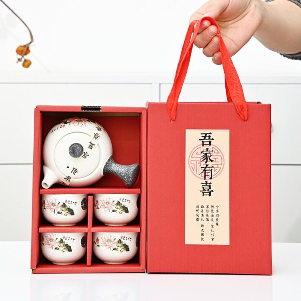 Bộ ấm trà tay bên men tuyết kèm hai hoặc bốn chén