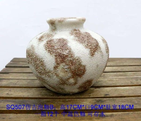 Bình hoa gốm sứ men lam phong cách cổ